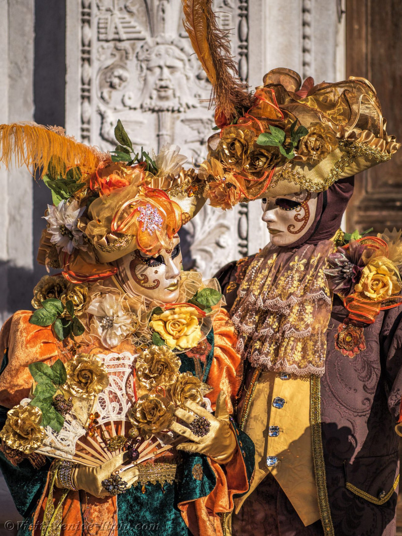 venice-carnival-mask-costume-0569.jpg