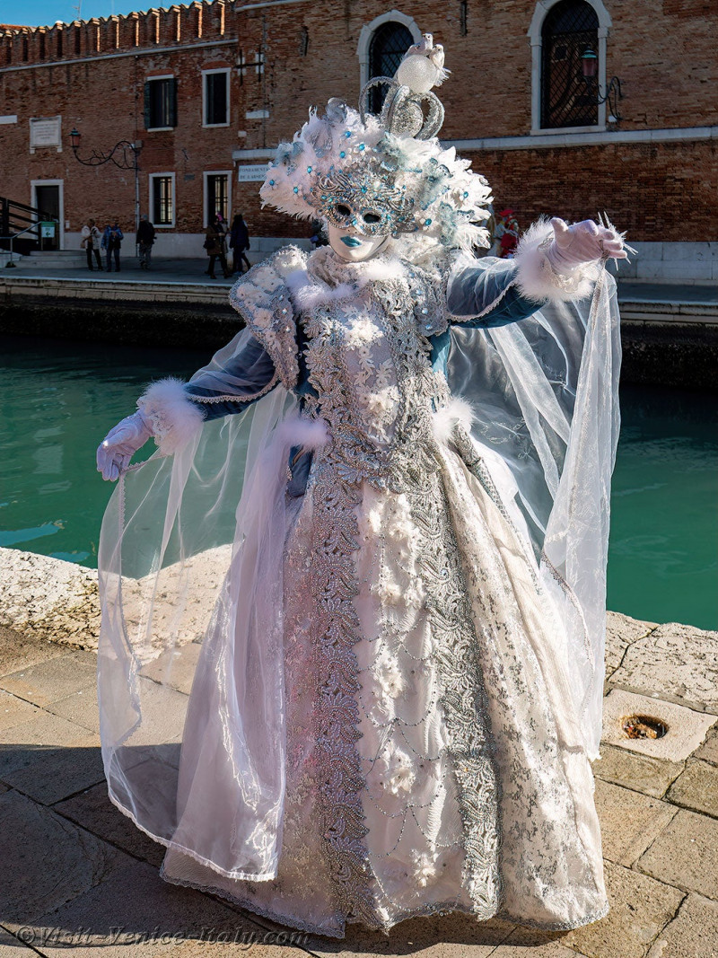 venice-carnival-mask-costume-arsenal-276.jpg