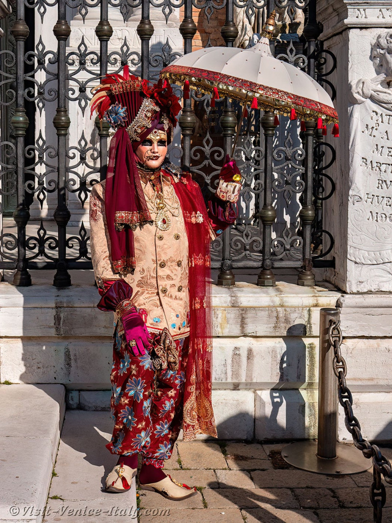 venice-carnival-mask-costume-arsenal-354.jpg