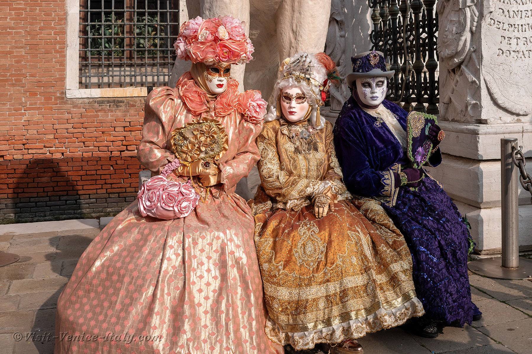 carnival-venice-2024-costume-masks-718.jpg