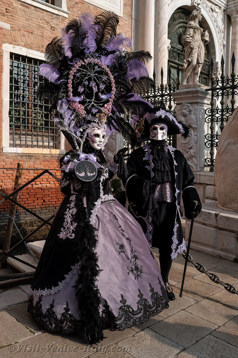 carnival-venice-2024-costume-masks-714.jpg