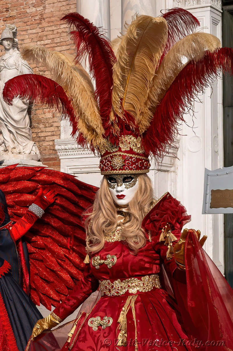 carnival-venice-2024-costume-masks-302.jpg