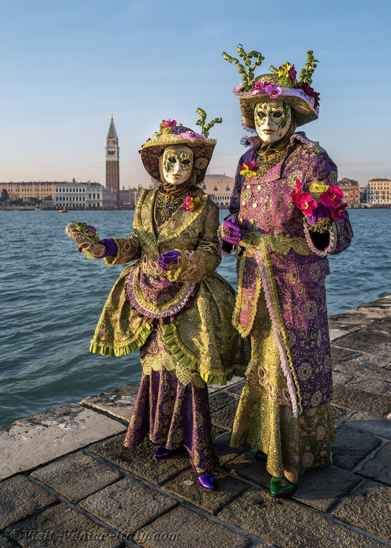 venice-carnival-masks-costumes-057.jpg