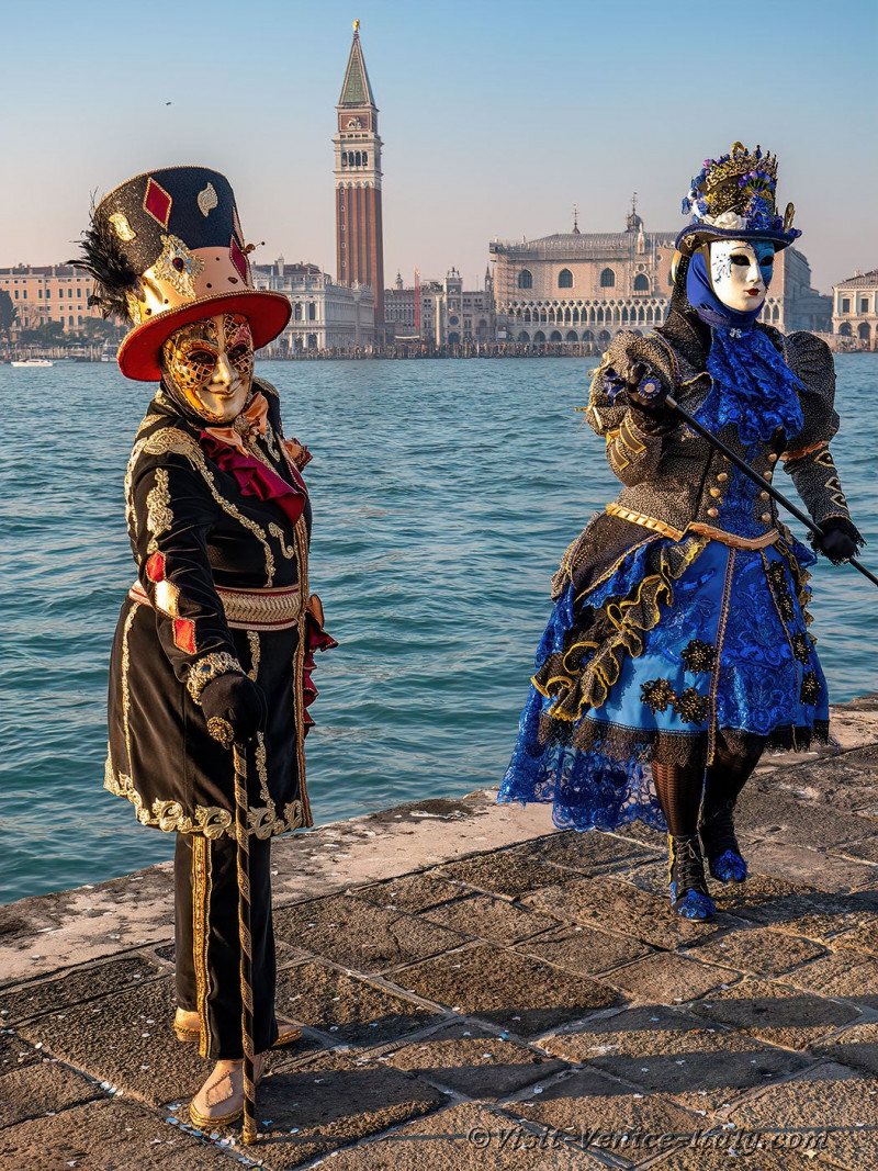 venice-carnival-mask-costume-san-giorgio-maggiore-053.jpg