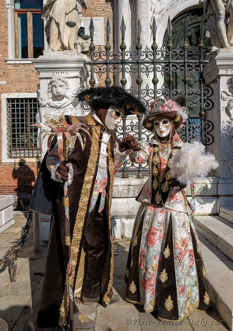venice-carnival-mask-costume-arsenal-723.jpg
