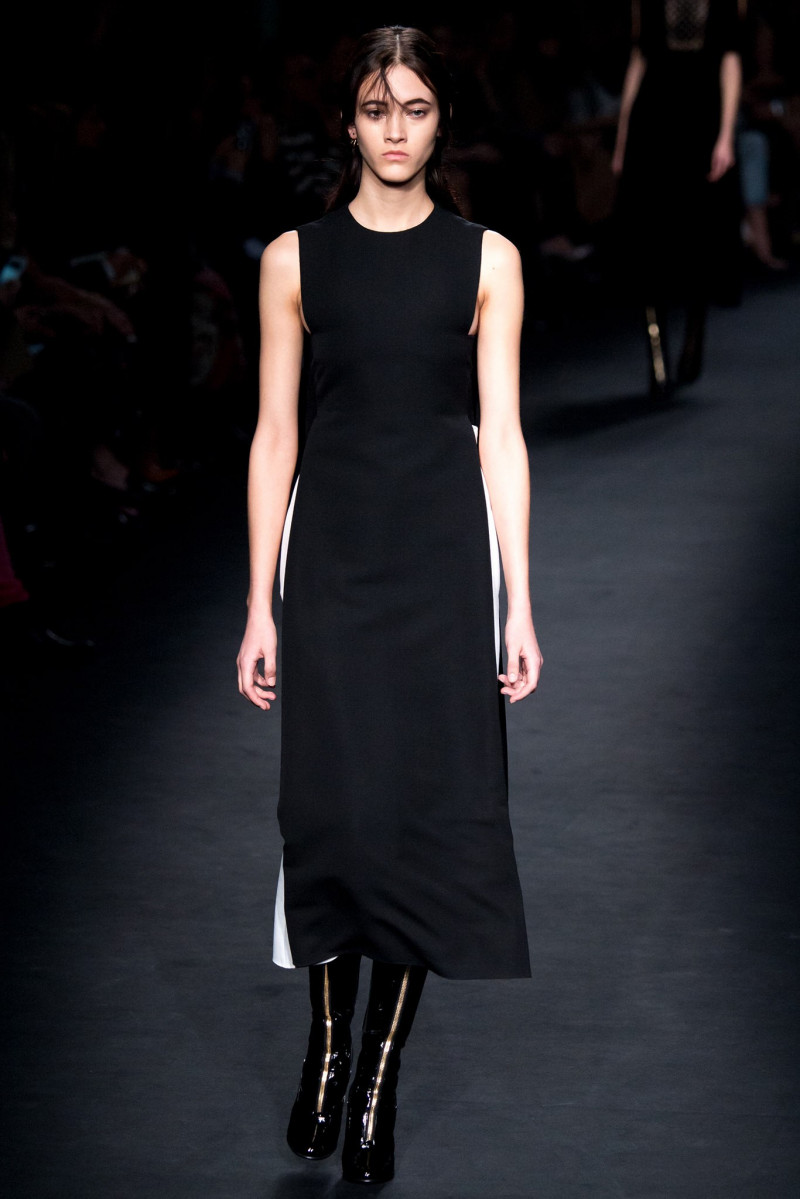 010-valentino.jpg
