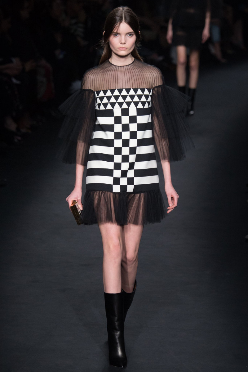 044-valentino.jpg