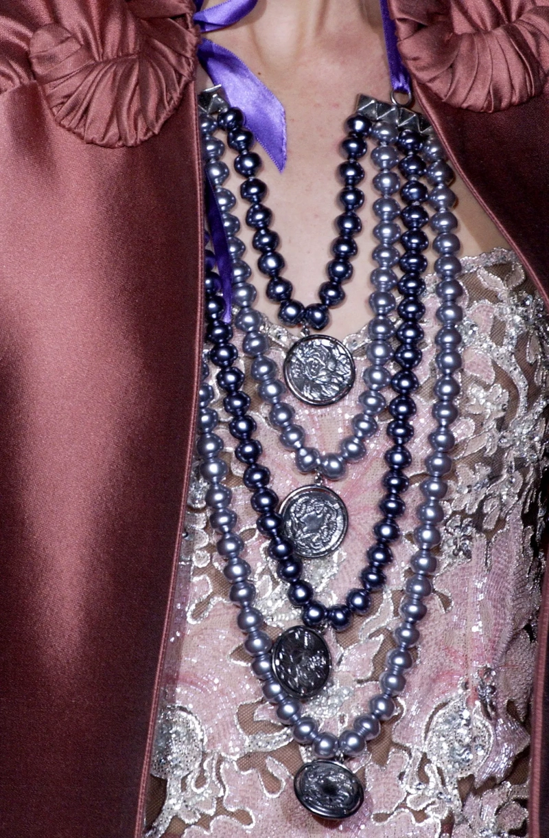 valentino-spring-2003-couture-details-00120h.webp