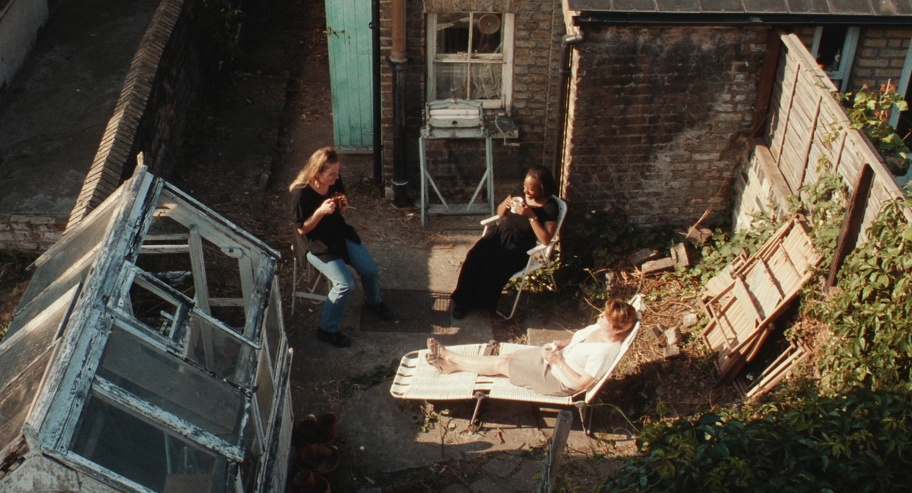 Тайны и ложь.1996.BDRip 720p msltel.mkv_snapshot_02.19.56.017.jpg