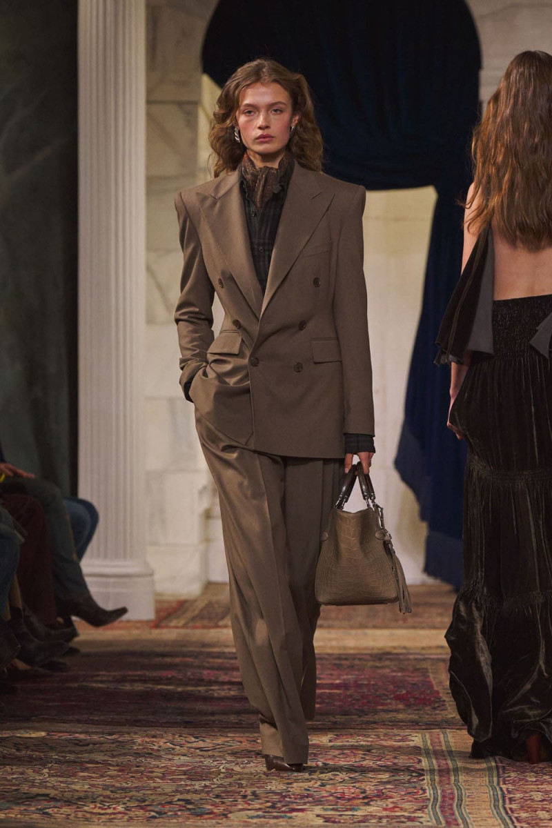 Ralph-Lauren-Fall-Winter-2026-2027-New-York-Runway-Magazine-13.jpg