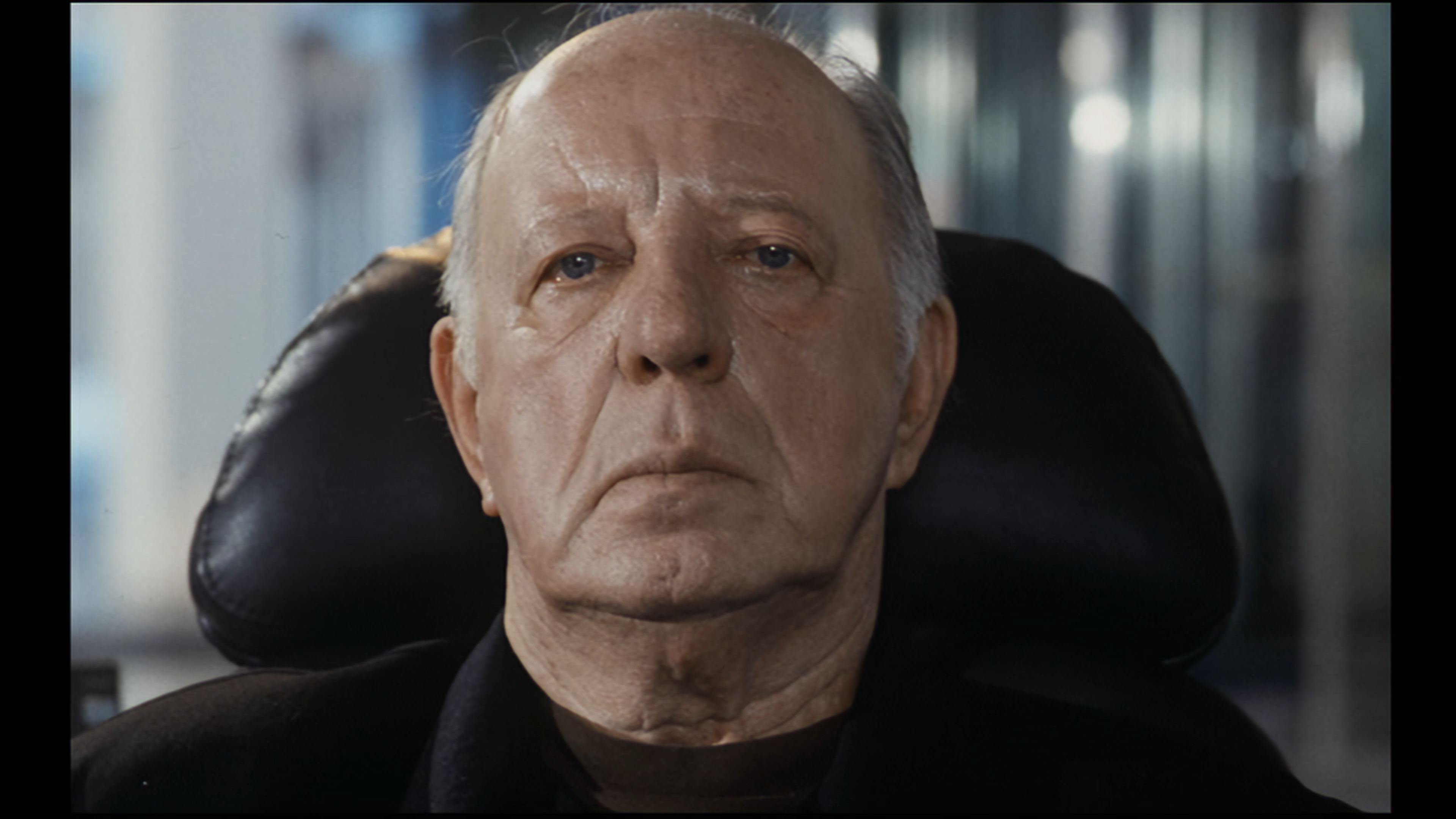 Трудно быть богом.1989.4K.mkv_snapshot_01.24.17.838.png