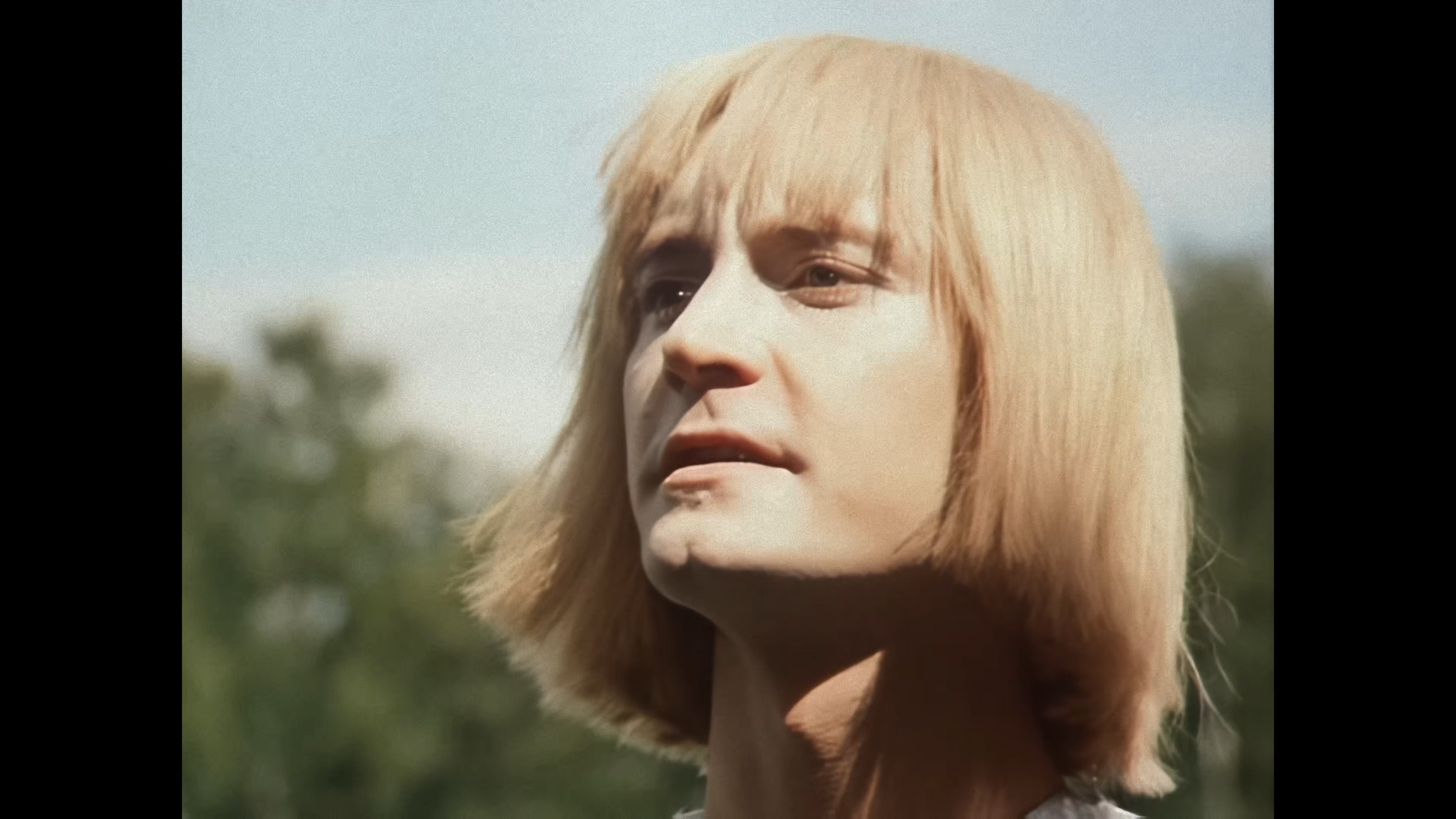 1 Серия.mkv_snapshot_00.44.26.814.png