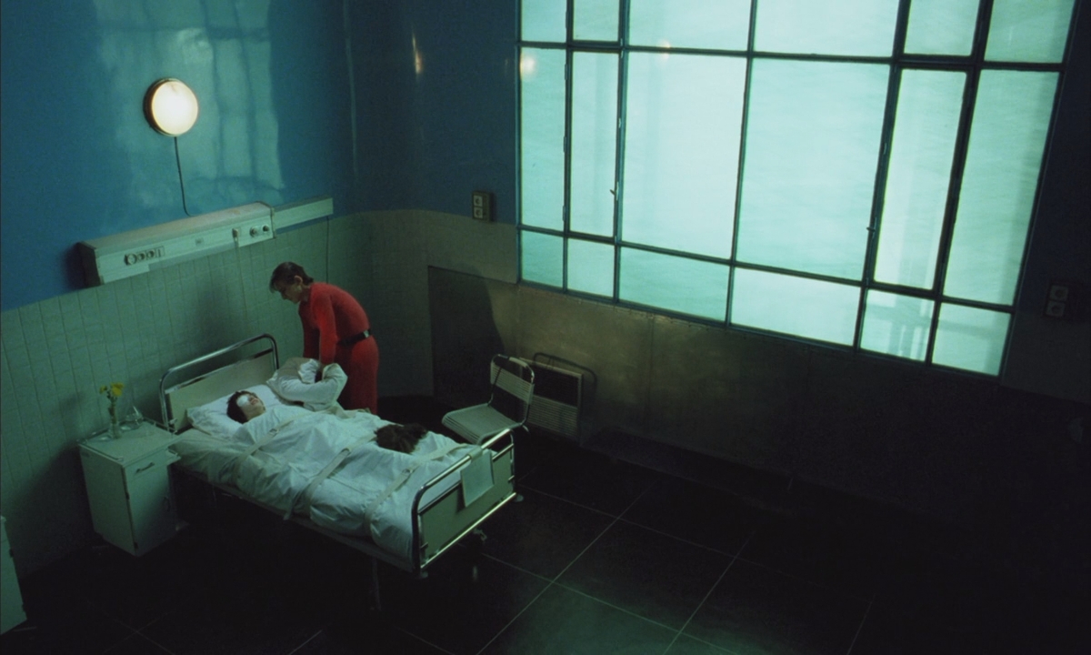 37.2 утром.1986.BDRip 720p msltel.mkv_snapshot_02.57.39.482.jpg