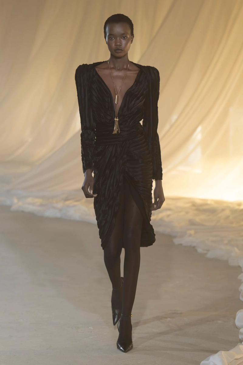 00002-balmain-fall-2026-ready-to-wear-credit-brand.webp