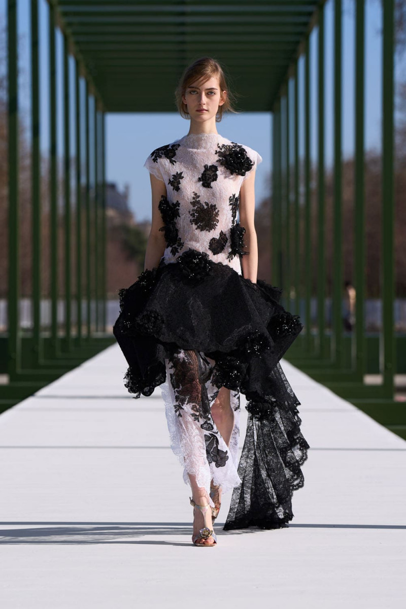 Dior-Fall-Winter-2026-2027-Women-Runway-Magazine-30.jpg