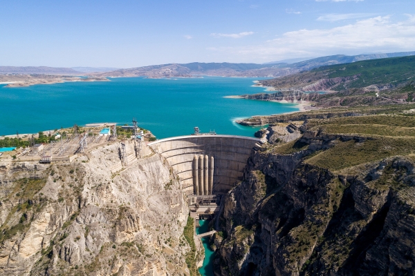 Ротор нового гидроагрегата смонтировали на Чиркейской ГЭС в Дагестане