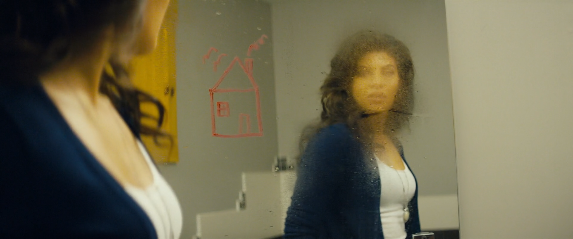 Definition.of.Fear.2015.WEBD.1080p.iTunes.RUS-ylnian.mkv_snapshot_00.56.48.488.png