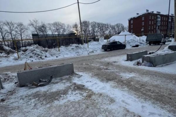 В Перми ограждение стройплощадки ЖК «Юность» ограничило доступ к жилым домам