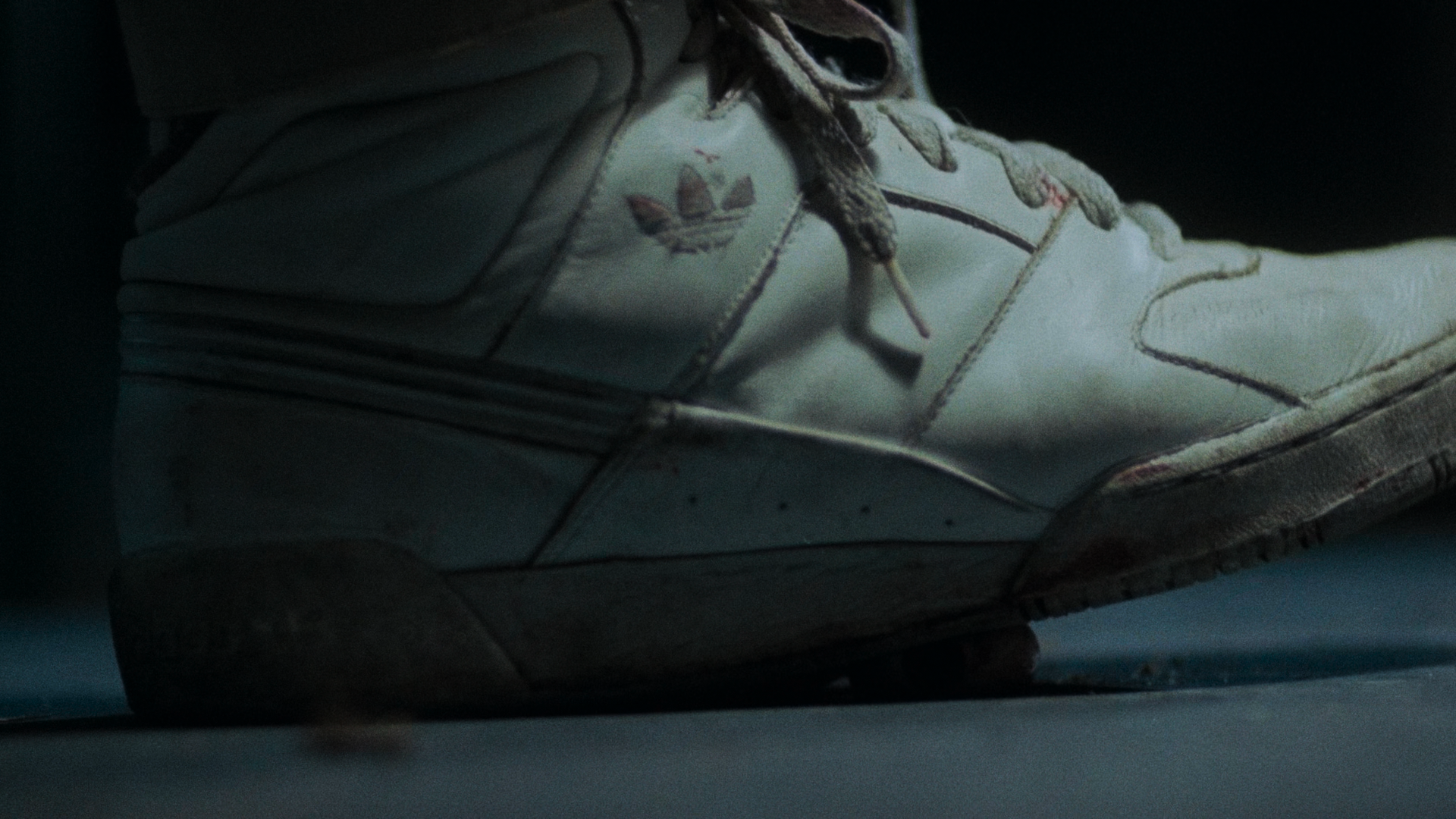 Intruder (1989).mkv_snapshot_00.59.28.png