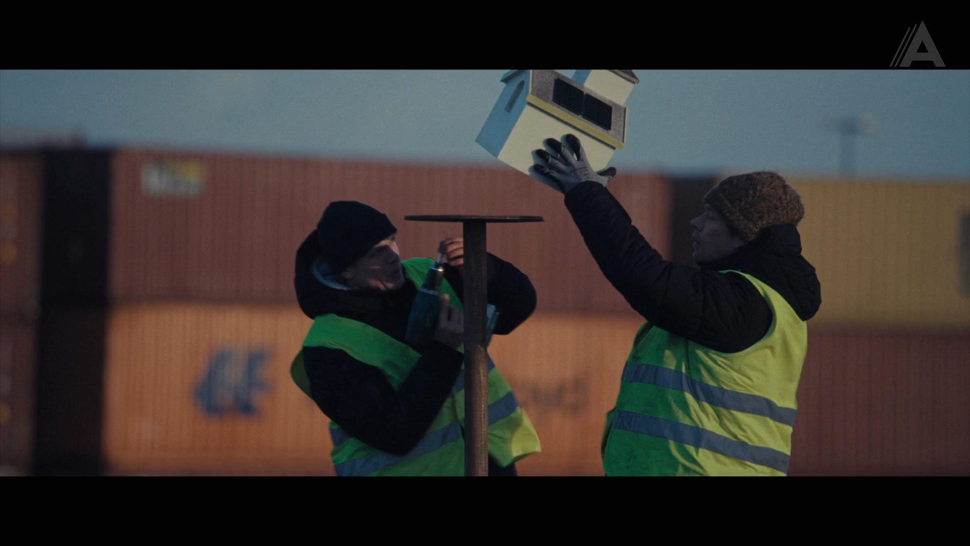 Safe.Harbor.S01.E02.2025.WEB-DL.1080p.ExKinoRay.mkv_snapshot_42.06.png