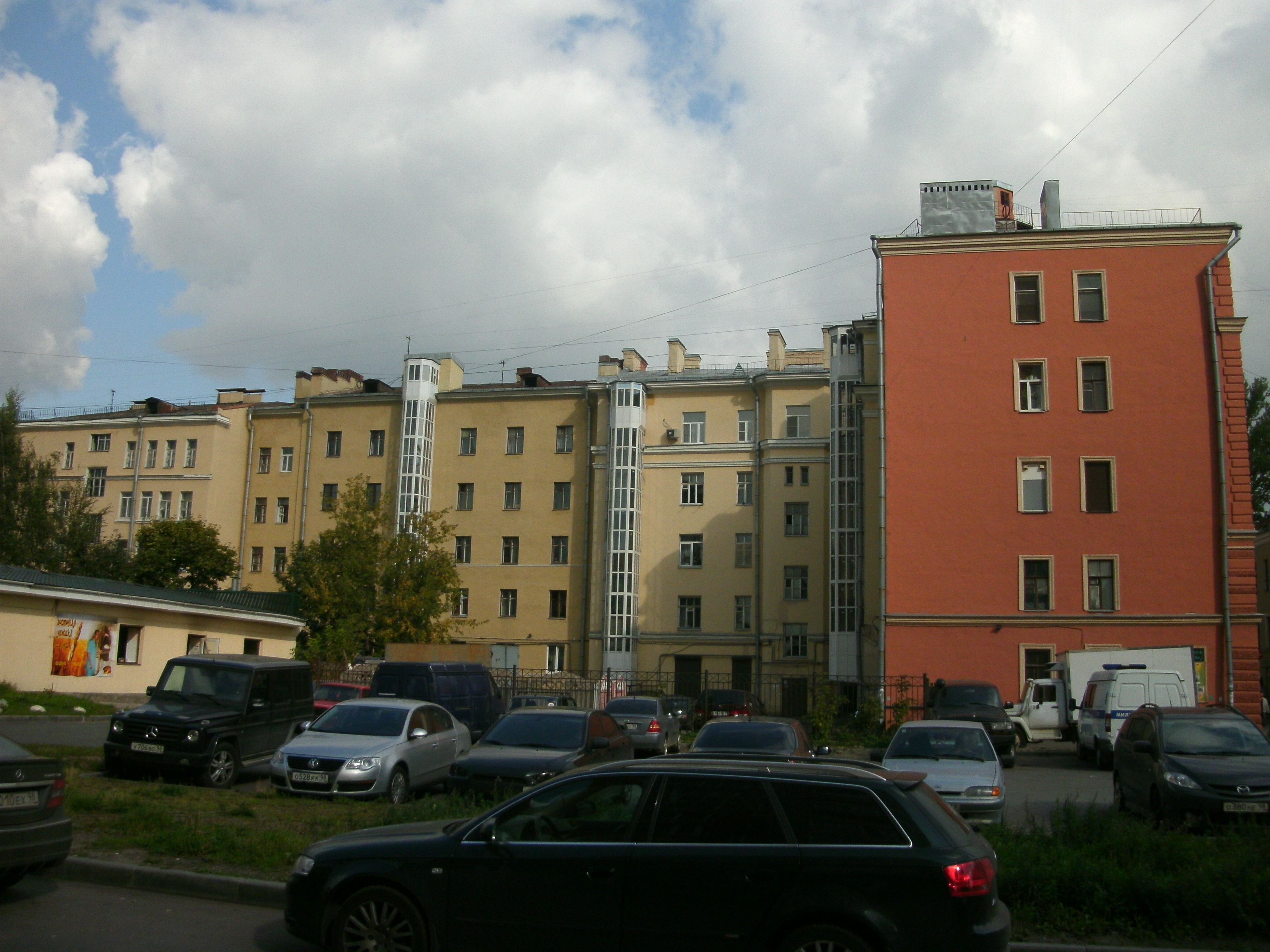 Обуховской Обороны 81.jpg