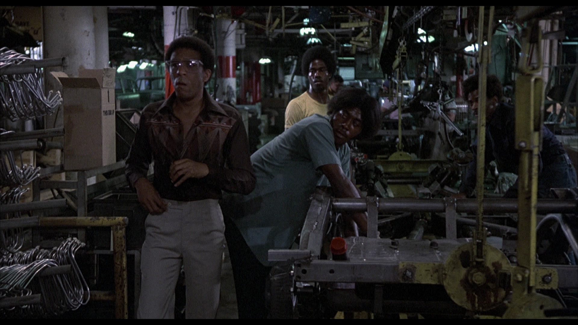 Blue.Collar.1978.Powerhouse.Film.BDRemux.1080p.mkv_20260404_113930.217.png
