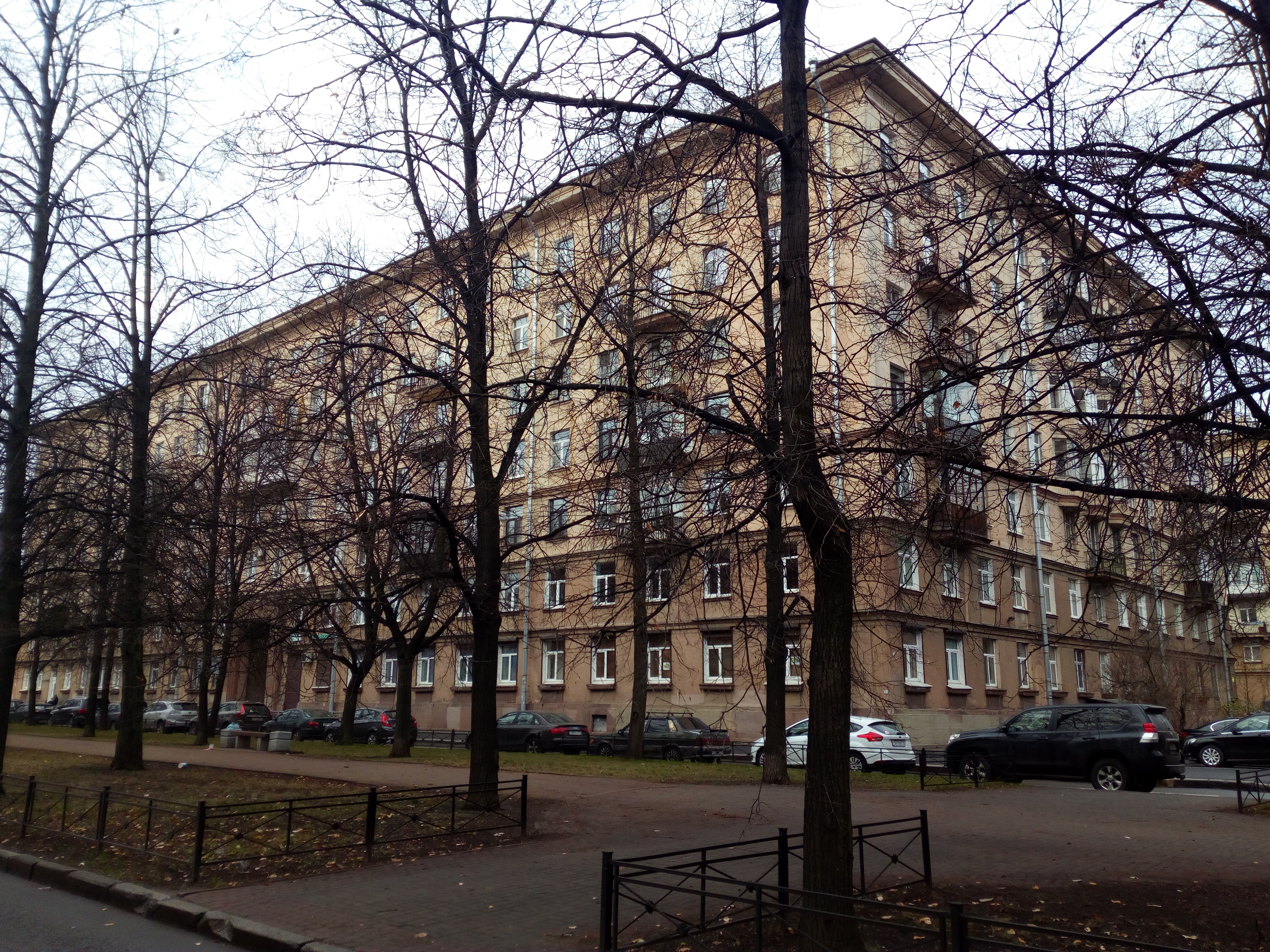 Гастелло 26;Ленсовета 10_11.JPG