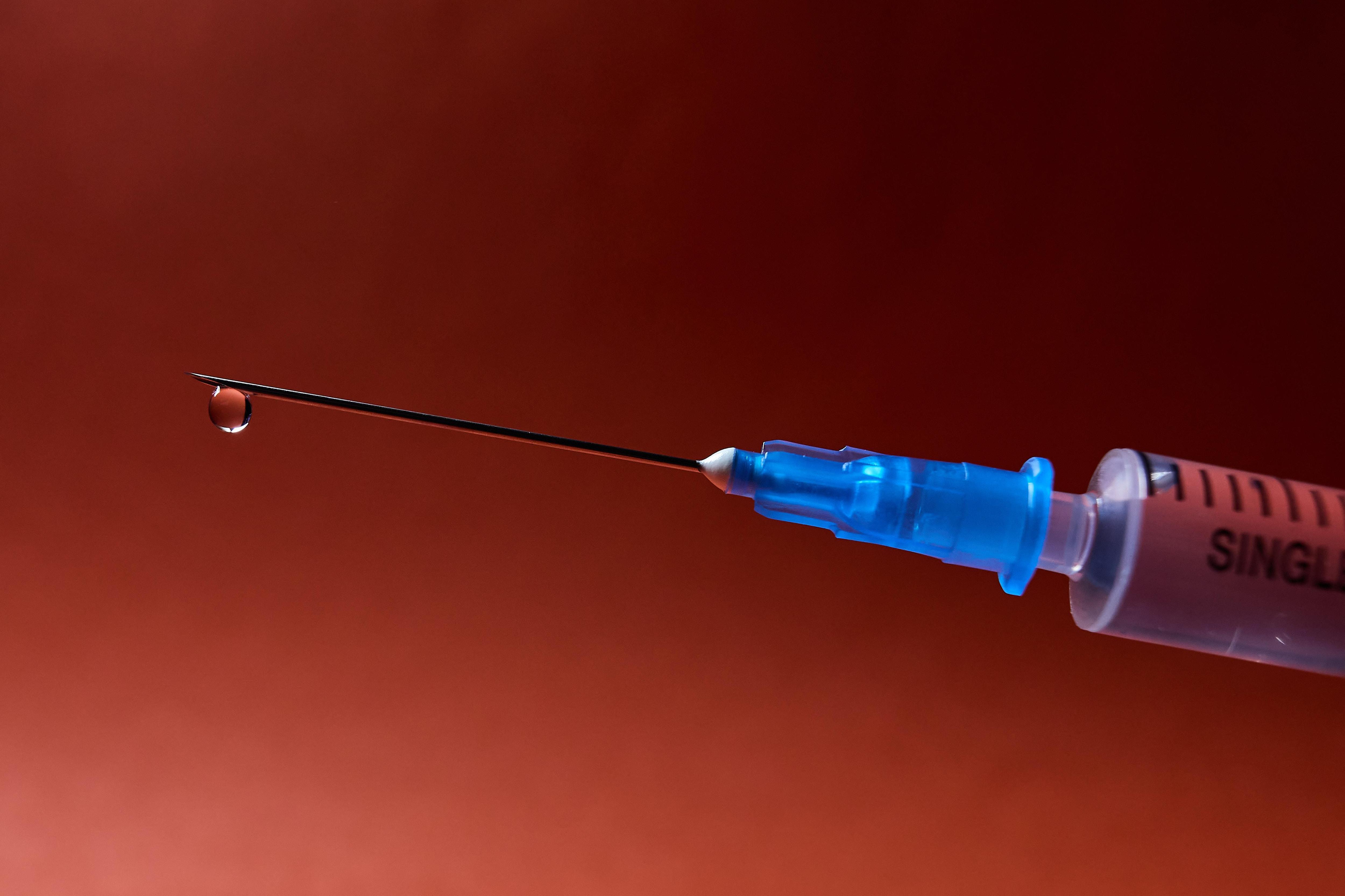 В России начали испытания персональной вакцины от рака: прогноз онколога