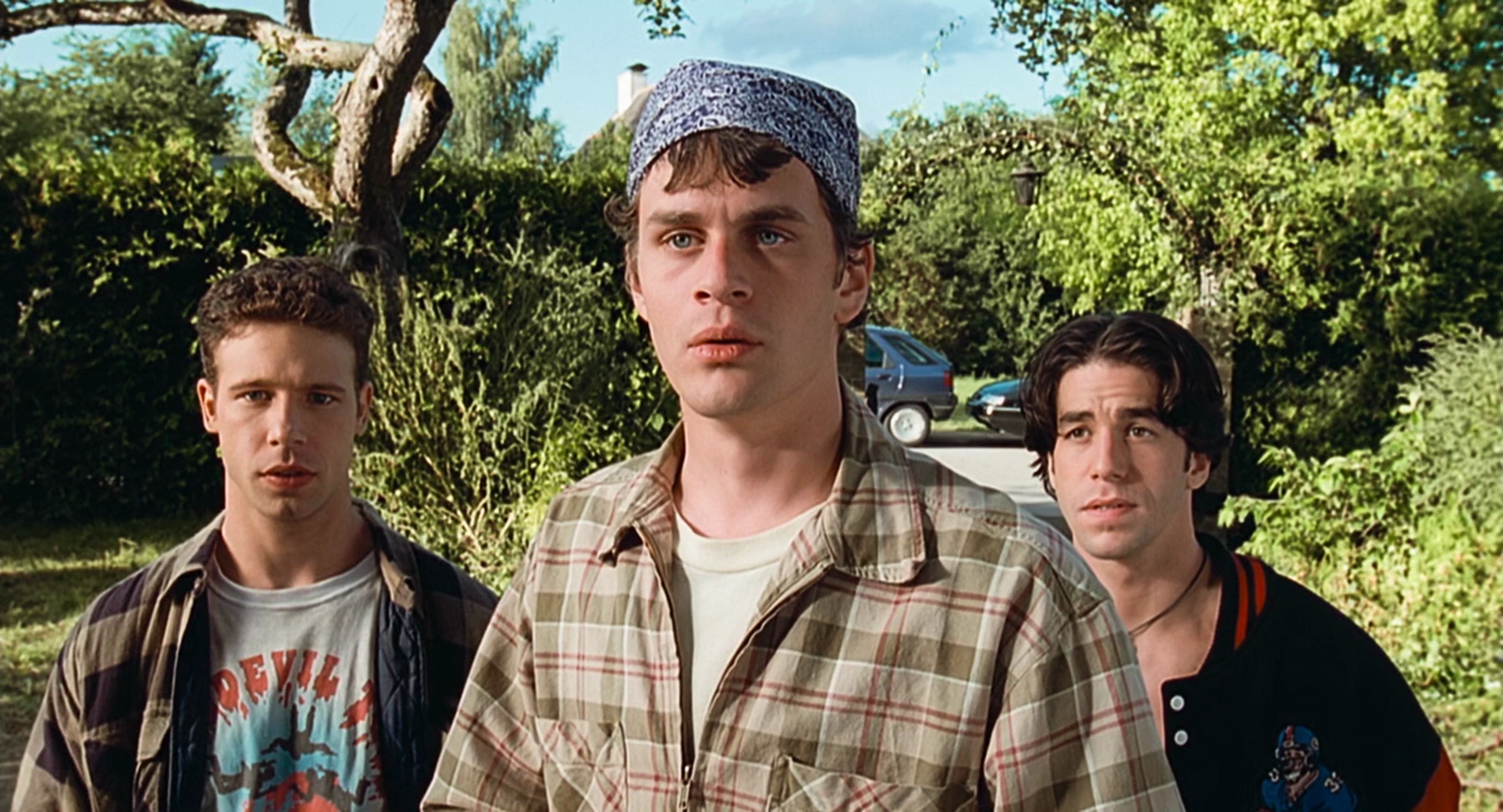 Американский оборотень в Париже.1997.Bdrip.QHD.foksterr.mkv_20260419_212423.420.png