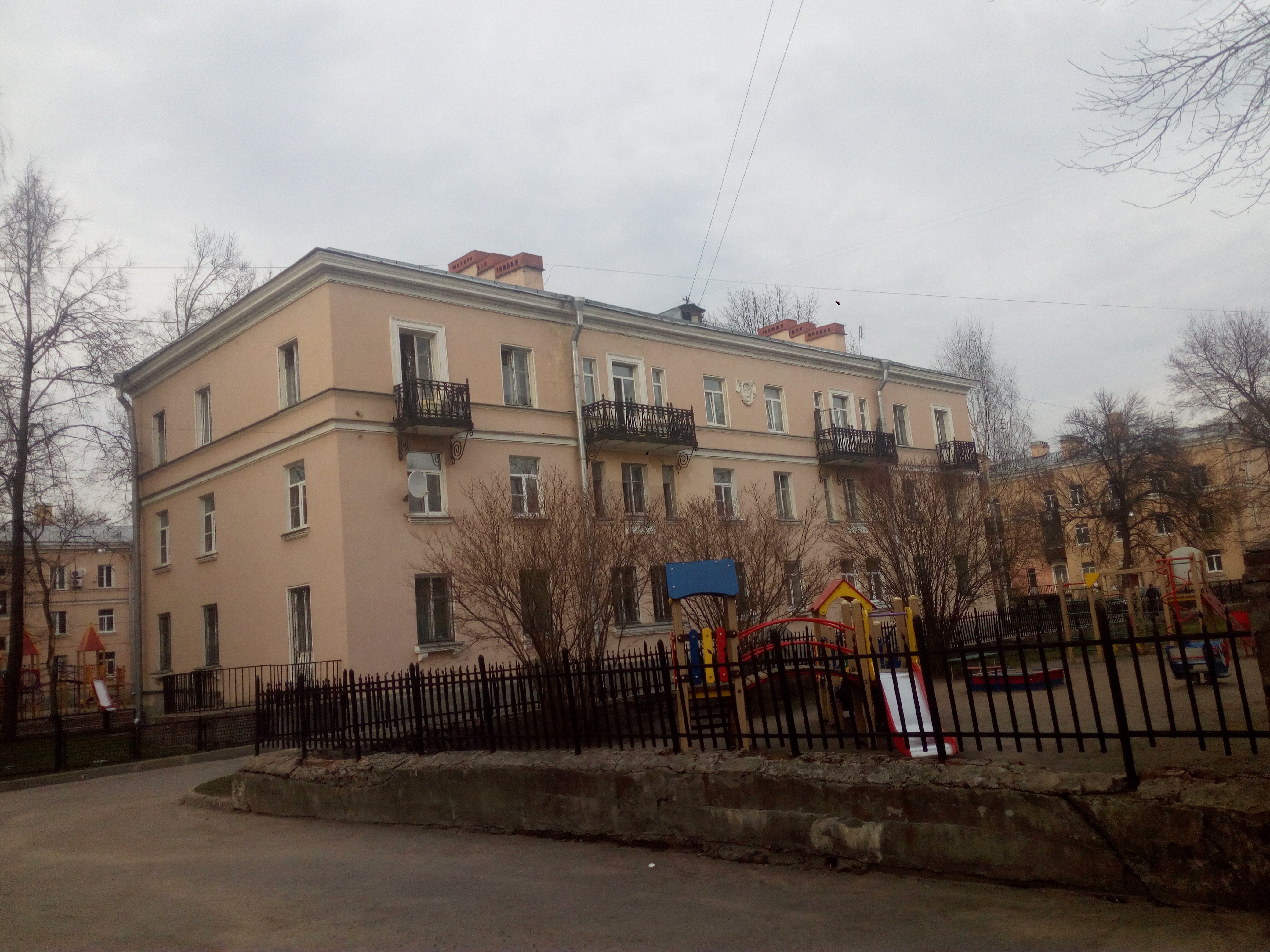 Среднеохтинский 15к1.jpg