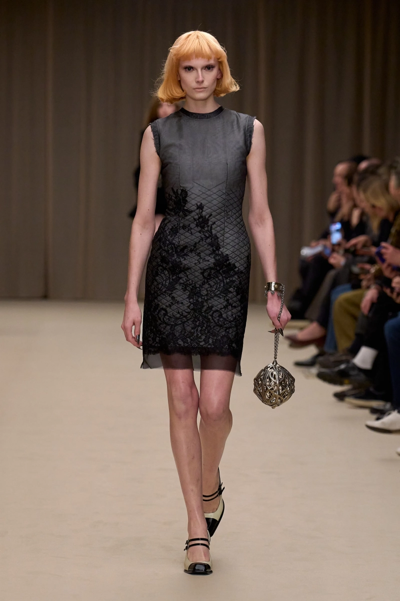 00002-mcqueen-fall-2026-ready-to-wear-credit-gorunway.webp