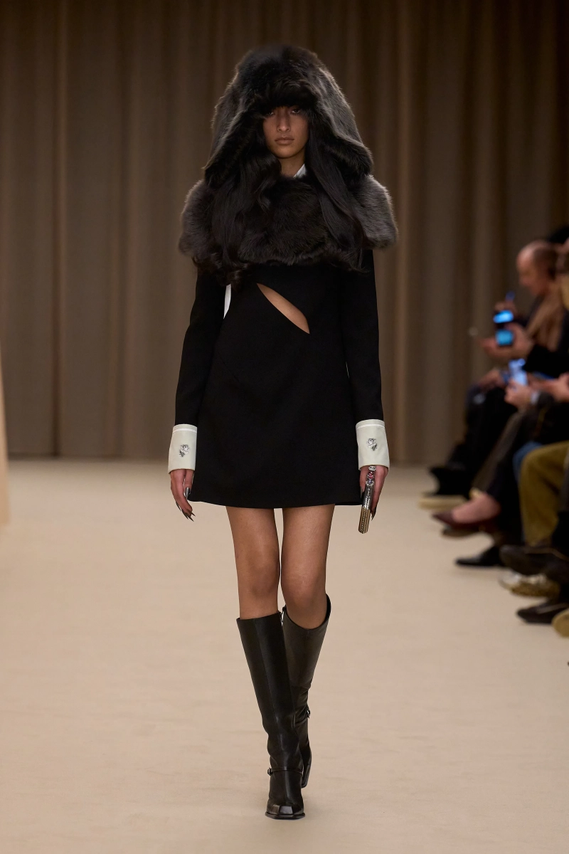 00022-mcqueen-fall-2026-ready-to-wear-credit-gorunway.webp
