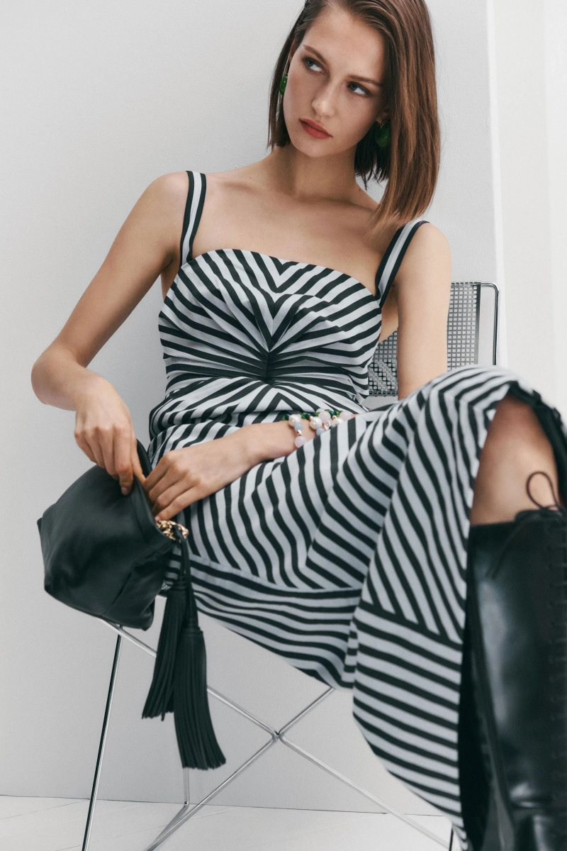 00012-carolina-herrera-prefall-2026-credit-brand.webp