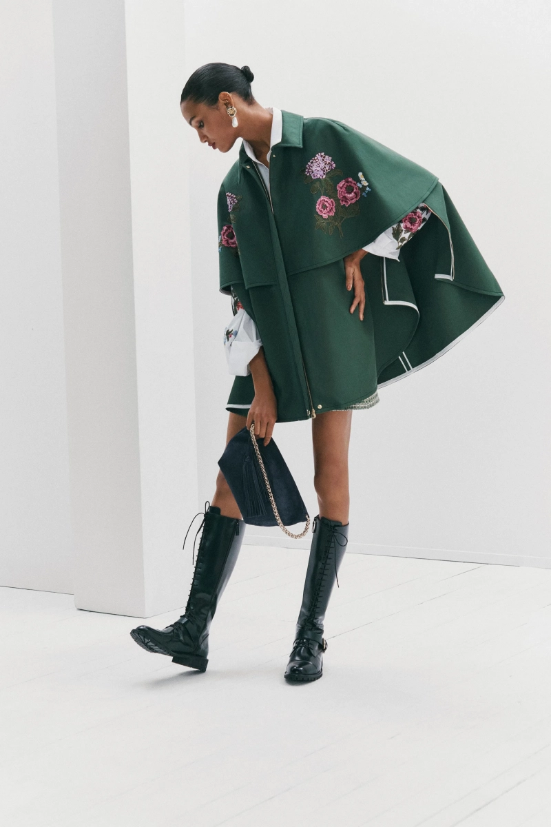 00016-carolina-herrera-prefall-2026-credit-brand.webp