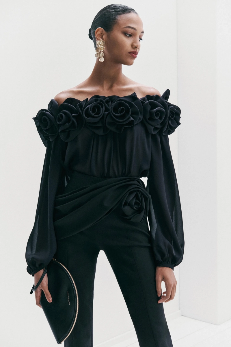 00021-carolina-herrera-prefall-2026-credit-brand.webp