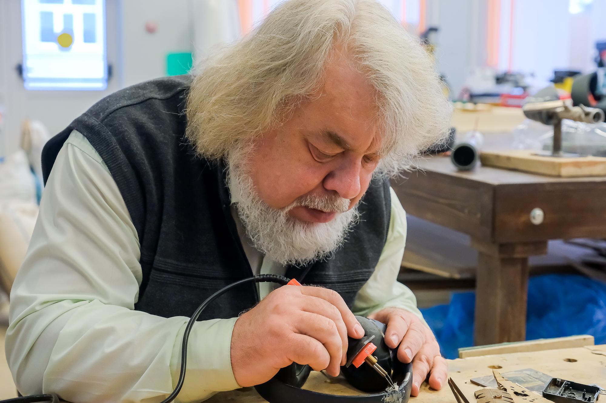Пермский бизнесмен в 50 лет стал учителем и вырастил мировых изобретателей
