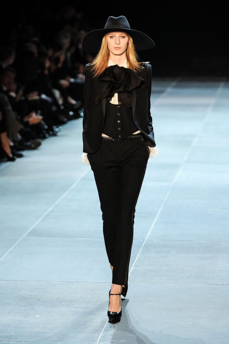 saint_laurent_wss13_002-resp2400v.jpg