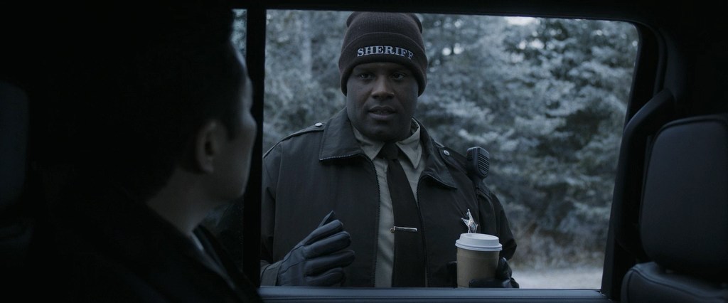 Normal 2025.AMZN.WEB-DL (1).mkv_snapshot_01.13.39.832.jpg