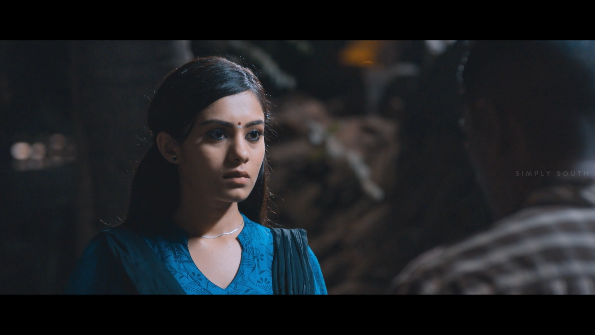Enakkul Oruvan (2015) Tamil 1080p SS WEB-D DD5.1 H264-WA.mkv_snapshot_01.00.56_[2026.05.13_19.56.52].png