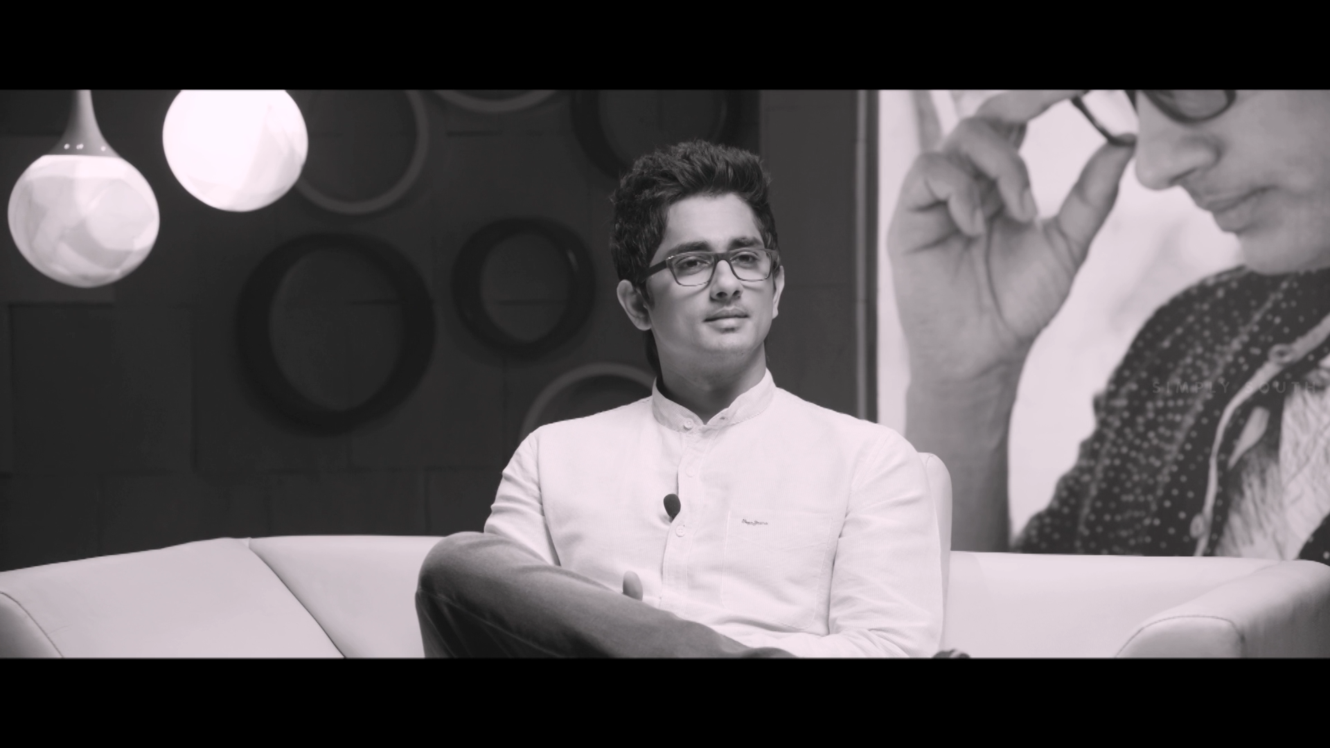 Enakkul Oruvan (2015) Tamil 1080p SS WEB-D DD5.1 H264-WA.mkv_snapshot_01.56.49_[2026.05.13_19.59.03].png