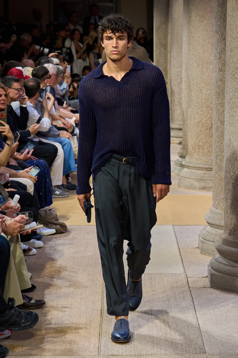 00063-giorgio-armani-spring-2027-menswear-credit-gorunway.webp