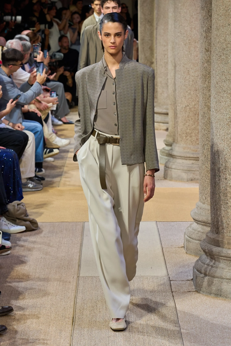 00008-giorgio-armani-spring-2027-menswear-credit-gorunway.webp