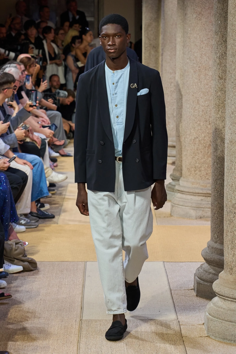 00117-giorgio-armani-spring-2027-menswear-credit-gorunway.webp