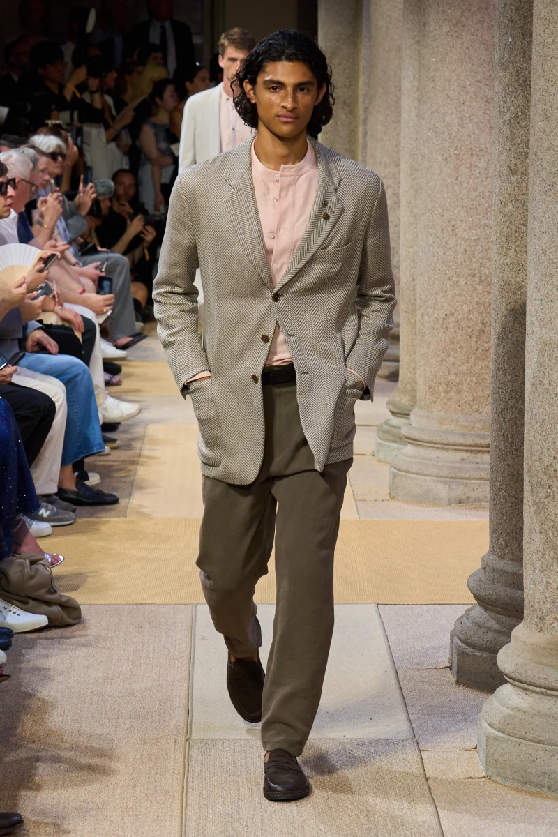 00133-giorgio-armani-spring-2027-menswear-credit-gorunway.webp