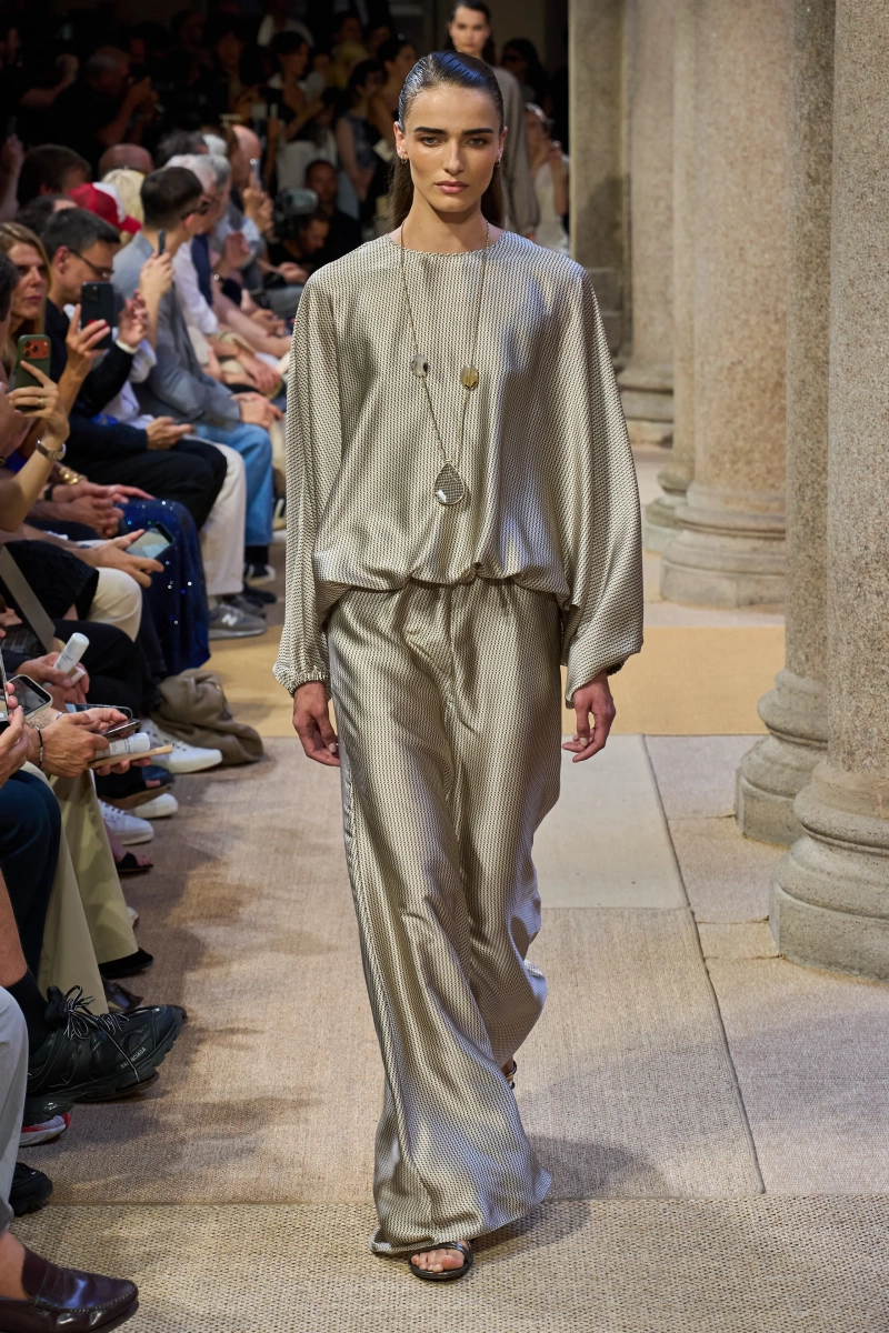 00045-giorgio-armani-spring-2027-menswear-credit-gorunway.webp