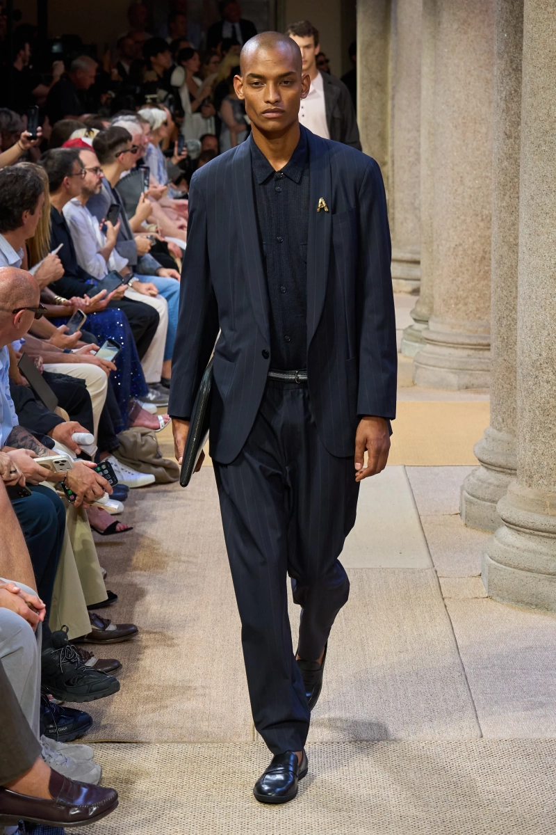 00131-giorgio-armani-spring-2027-menswear-credit-gorunway.webp