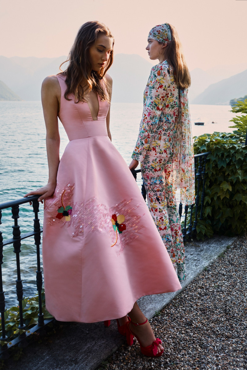 00021-Monique-Lhuillier-Spring-20.jpg