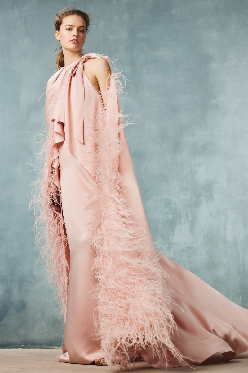 00010-Monique-Lhuillier-Fall-20-RTW-Credit-Stas-Komarovski.jpg