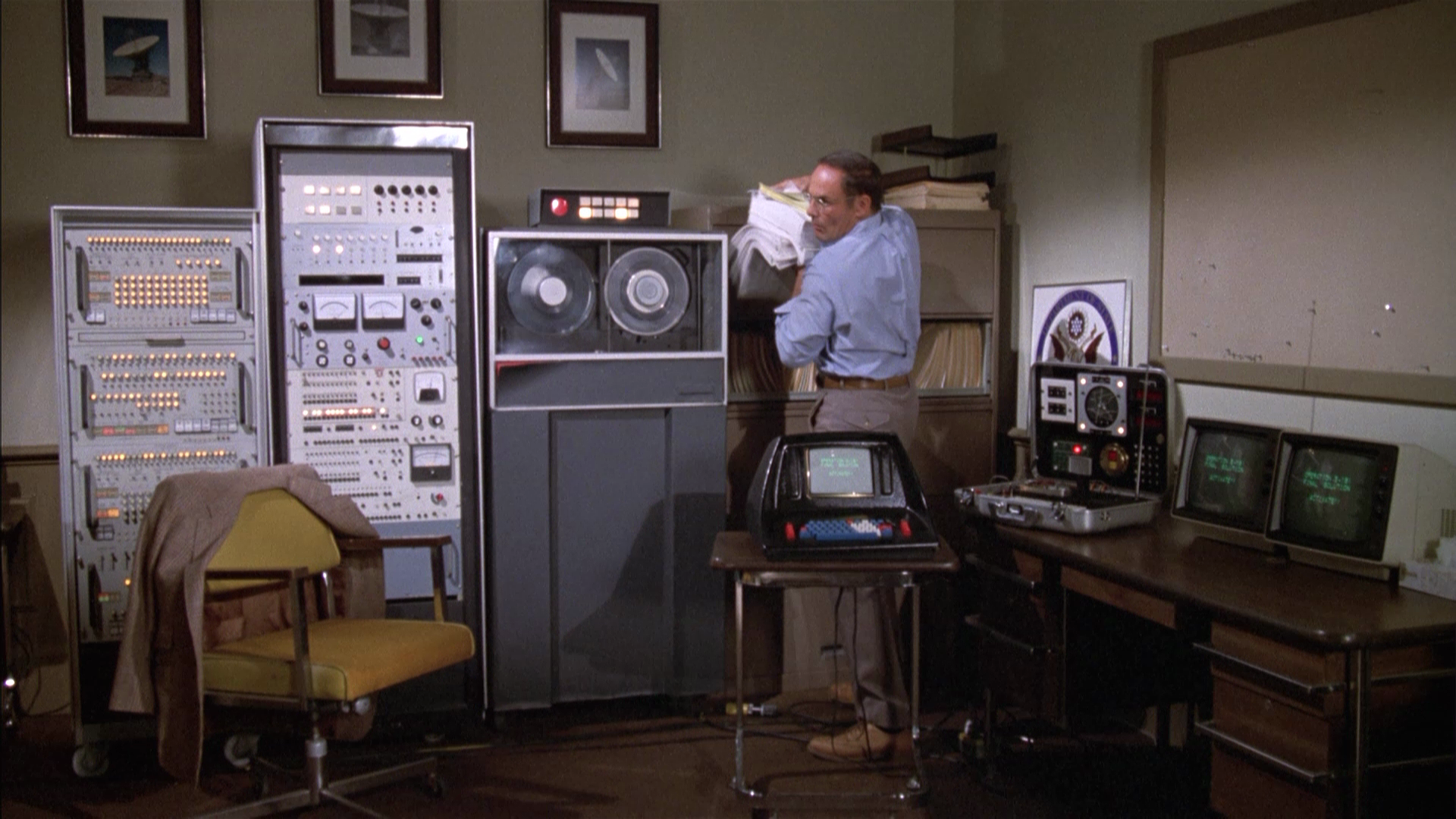 Wrong.Is.Right.1982.Imprint.BDRemux.1080p.mkv_20260704_154414.177.png