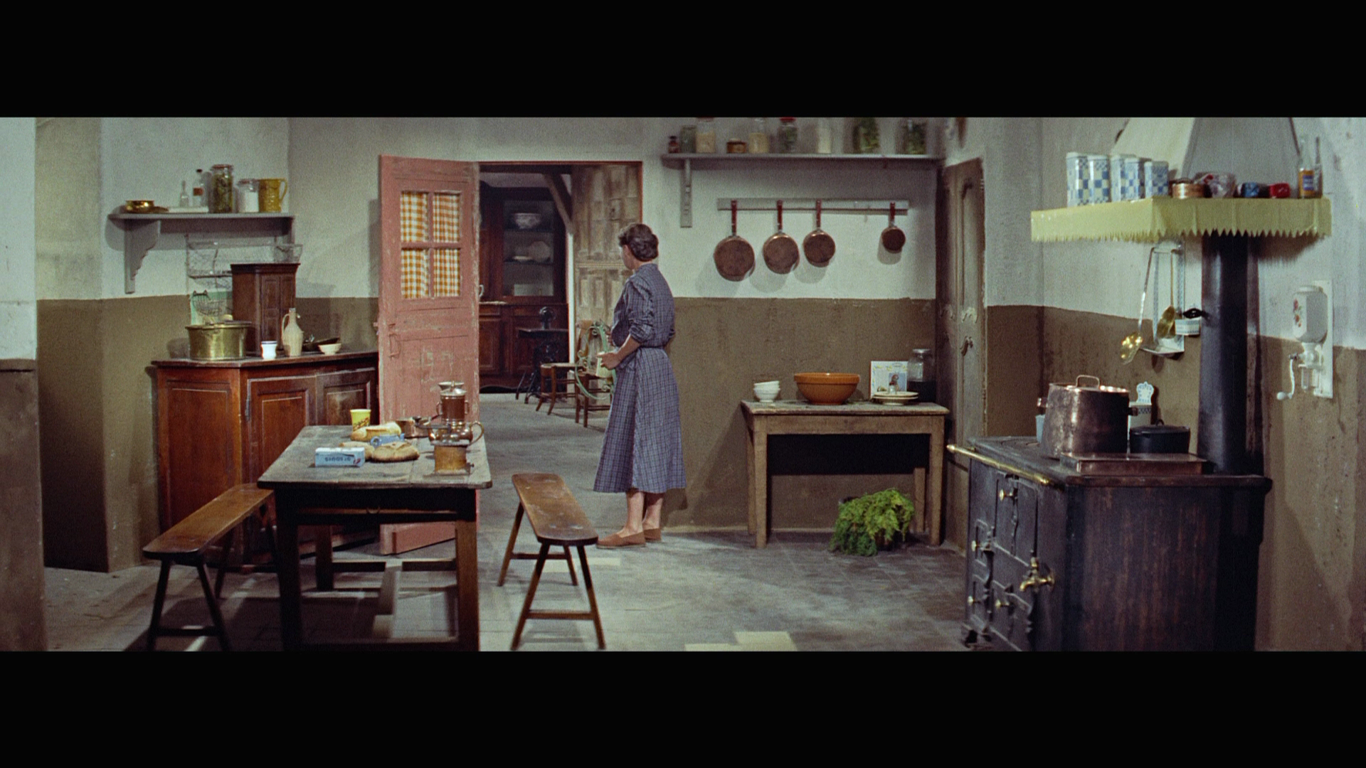 And.God.Created.Woman.1956.TF1.Video.BDRemux.1080p.mkv_20260704_120029.471.png